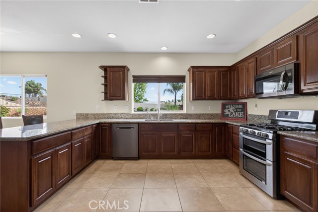 Detail Gallery Image 14 of 54 For 22270 Pinto Dr, Canyon Lake,  CA 92587 - 4 Beds | 3 Baths