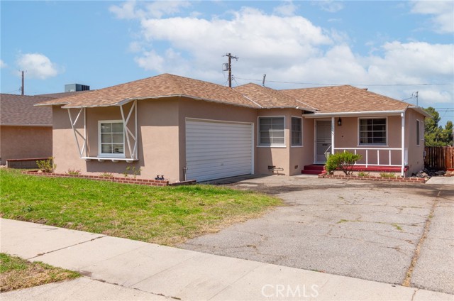 10935 Nassau Avenue, Sunland CA: https://media.crmls.org/medias/1d4ef085-eb01-458f-bbab-ed3d0a601ecb.jpg