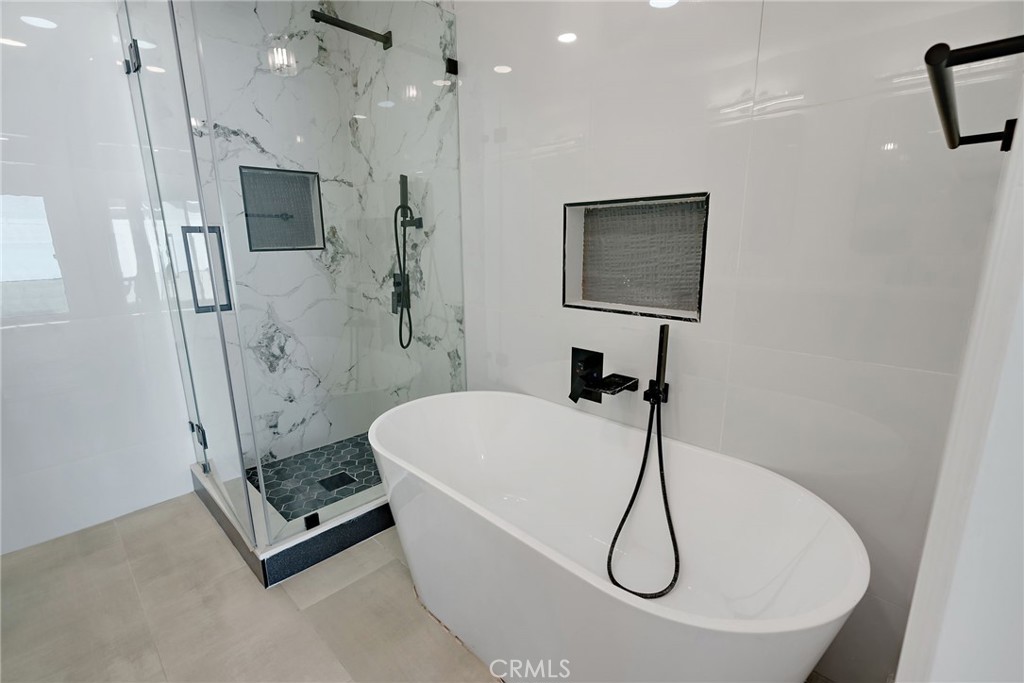 https://media.crmls.org/medias/1d4f7c50-1fec-4729-a9f8-8d8b42655919.jpg?preset=X-Large