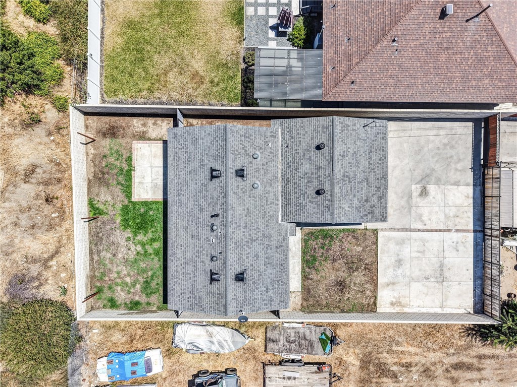 https://media.crmls.org/medias/1d505a18-516e-4e82-ba89-7719c33e9e39.jpg?preset=X-Large