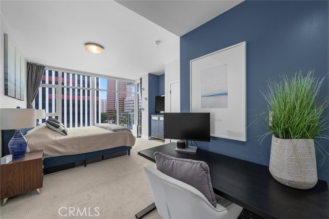 400 W Ocean Boulevard, Long Beach CA: https://media.crmls.org/medias/1d51132e-6259-4a42-916a-fe4f9b8baa6c.jpg
