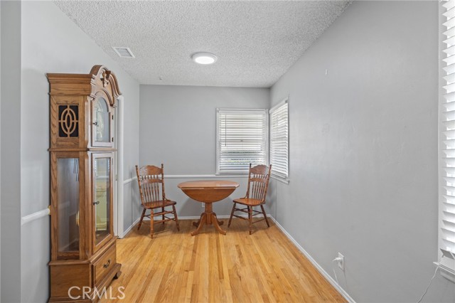 6345 Bigelow Street, Lakewood CA: https://media.crmls.org/medias/1d5216a4-190c-43ec-b1e7-6b4a553e285d.jpg