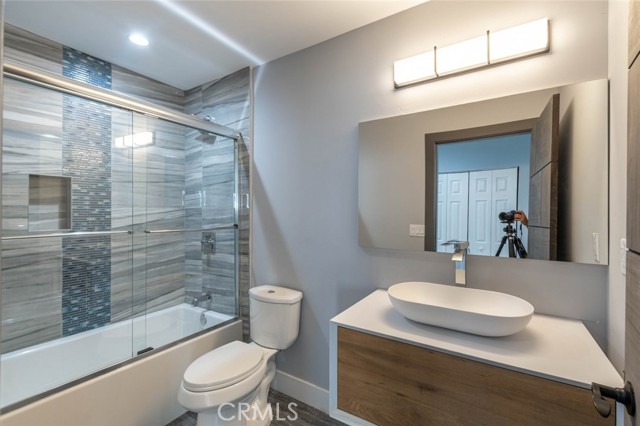 6438 Day Street, Tujunga CA: https://media.crmls.org/medias/1d52406b-ff36-404a-8a86-ba1c2490d3f4.jpg