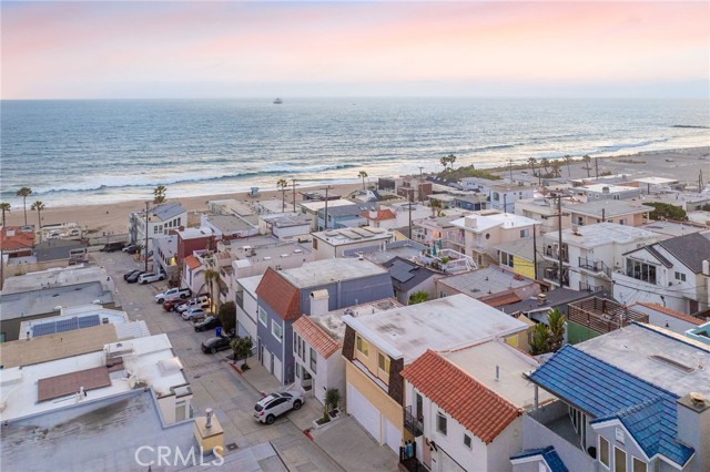 217 43rd Street, Manhattan Beach CA: https://media.crmls.org/medias/1d524594-0b59-4a58-9ec4-b09ec8f2e456.jpg