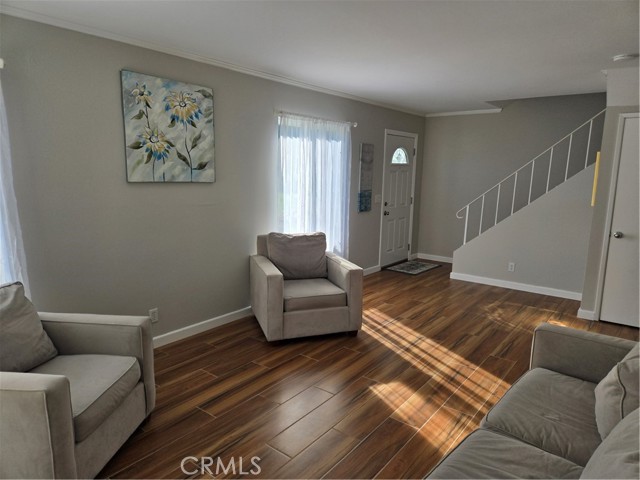 Detail Gallery Image 2 of 7 For 8142 Foxhall, Huntington Beach,  CA 92646 - 3 Beds | 2/1 Baths