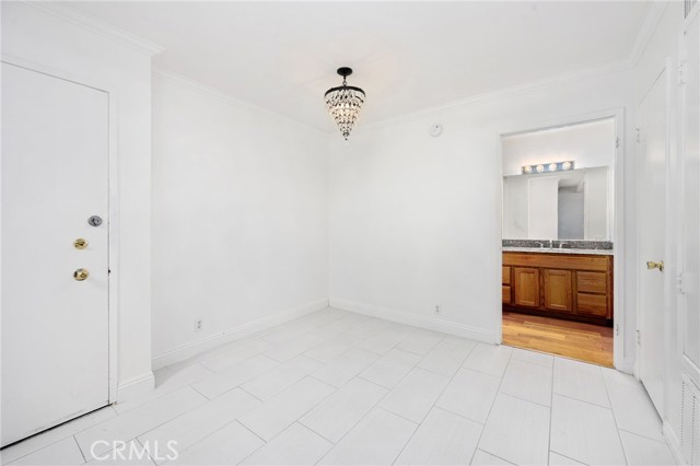 5460 White Oak Avenue, A120 photo 8