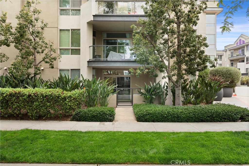 13044 Pacific Promenade #101