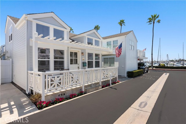 45 Drake Street, Newport Beach CA: https://media.crmls.org/medias/1d53ebce-28c2-40e7-b9be-efbe21b9cdda.jpg
