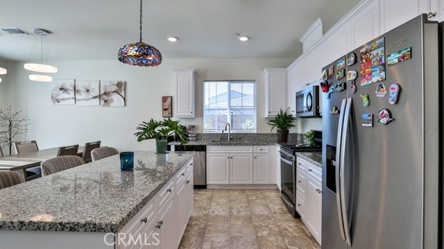Kitchen (Cont)