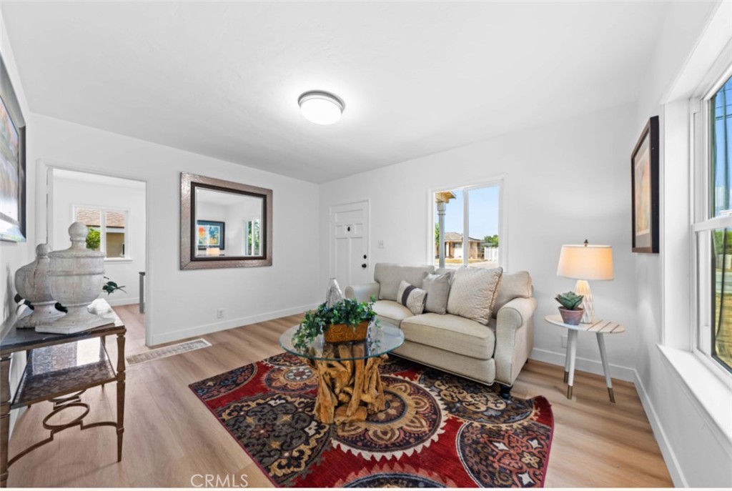 MLS #OC25034549 img 3