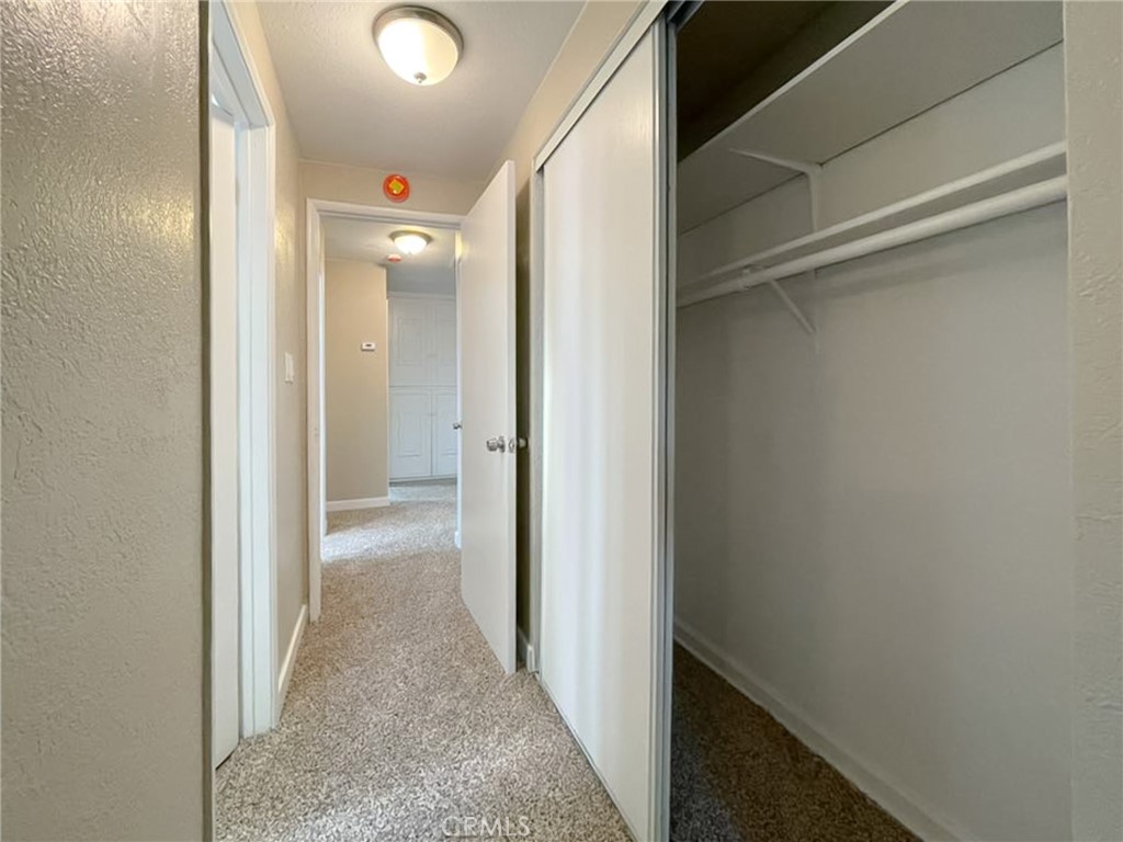 https://media.crmls.org/medias/1d562019-24d9-4d42-a286-b01910b40cee.jpg?preset=X-Large