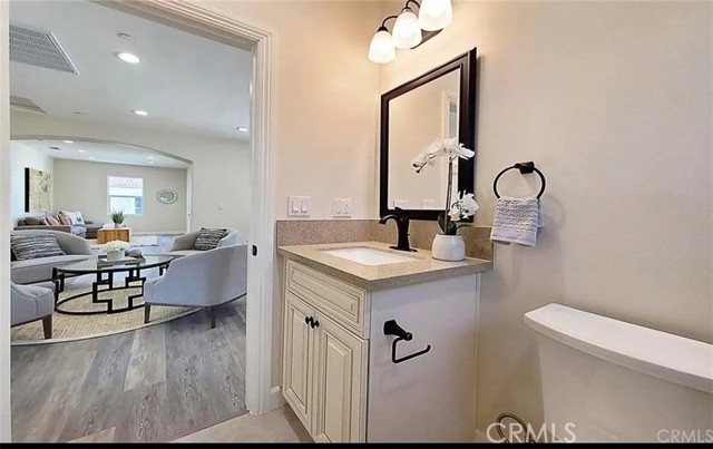 7792 Liberty Drive, Huntington Beach CA: https://media.crmls.org/medias/1d56a9a4-df23-4714-8d28-de31480259a2.jpg