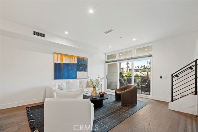 Detail Gallery Image 13 of 43 For 1356 N Fairfax Ave, West Hollywood,  CA 90046 - 3 Beds | 4 Baths