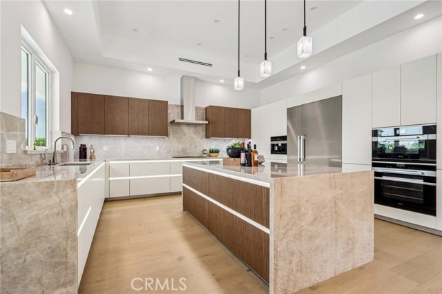 Detail Gallery Image 19 of 75 For 10511 Mary Bell Ave, Shadow Hills,  CA 91040 - 5 Beds | 5/1 Baths