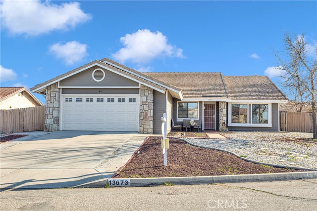Detail Gallery Image 1 of 1 For 13673 Fuente Ln, Hesperia,  CA 92344 - 4 Beds | 2 Baths