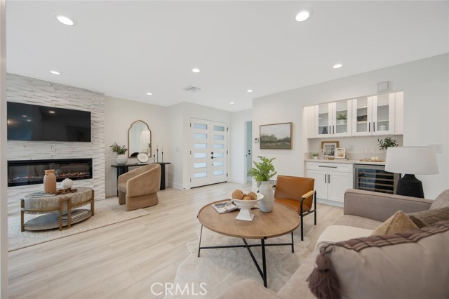 Detail Gallery Image 5 of 43 For 21140 Winterset Dr, Saugus,  CA 91350 - 4 Beds | 2 Baths