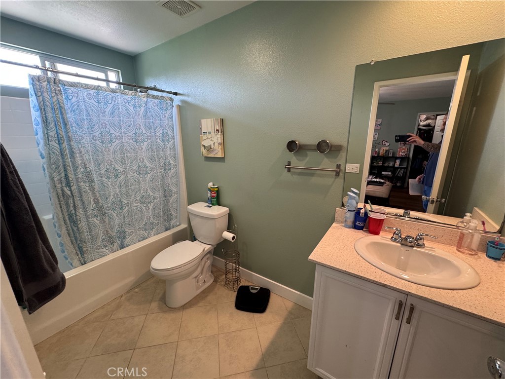 https://media.crmls.org/medias/1d58b145-ec70-4104-b1a5-c4c864df1c2c.jpg?preset=X-Large