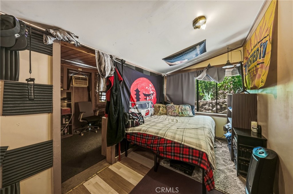 https://media.crmls.org/medias/1d598f1e-74ea-473d-baf4-4b7ed919dce9.jpg?preset=X-Large