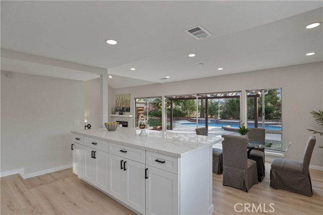 Detail Gallery Image 13 of 49 For 18838 Cabral, Canyon Country,  CA 91351 - 4 Beds | 3 Baths