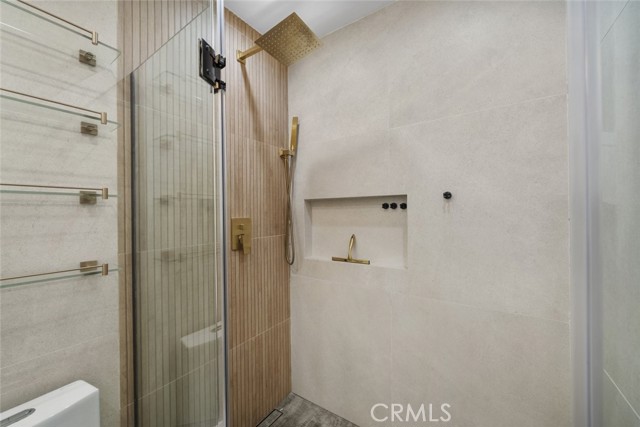 10341 Mcclemont Avenue, Tujunga CA: https://media.crmls.org/medias/1d5a8633-f9d1-4271-9ee4-3e5f7e2ff6b4.jpg