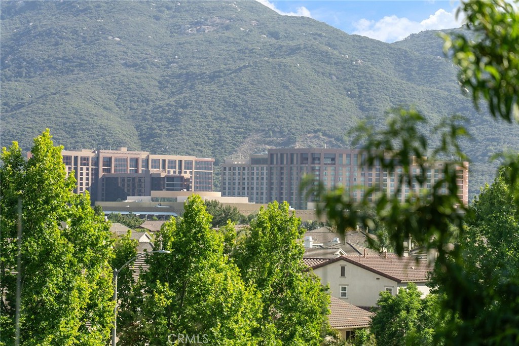 https://media.crmls.org/medias/1d5b3c23-92d0-4b6b-a278-b94561478722.jpg?preset=X-Large
