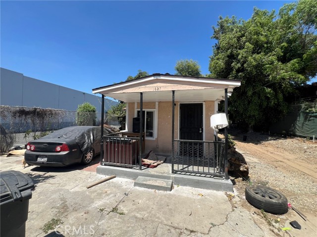 1327 S Gage Avenue, Los Angeles CA: https://media.crmls.org/medias/1d5c093e-156d-4e46-9782-bf4505611f0f.jpg