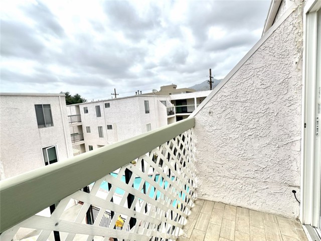 409 Burchett Street, Glendale CA: https://media.crmls.org/medias/1d5cfb54-59ec-4377-8c41-34125ec48ace.jpg