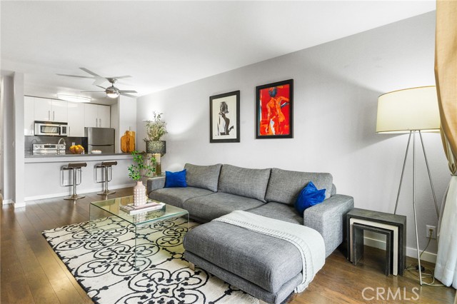 Detail Gallery Image 5 of 40 For 141 S Clark Dr #326,  West Hollywood,  CA 90048 - 1 Beds | 1 Baths