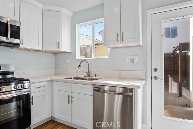Detail Gallery Image 10 of 27 For 26021 President Ave, Harbor City,  CA 90710 - 3 Beds | 2 Baths