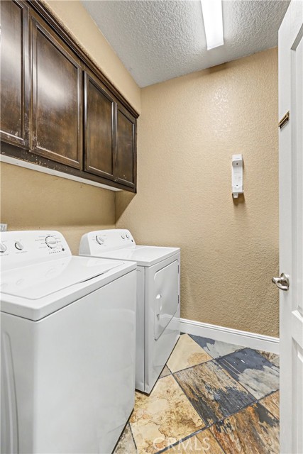 Detail Gallery Image 25 of 54 For 2001 Sola Ct, Atwater,  CA 95301 - 5 Beds | 3/1 Baths
