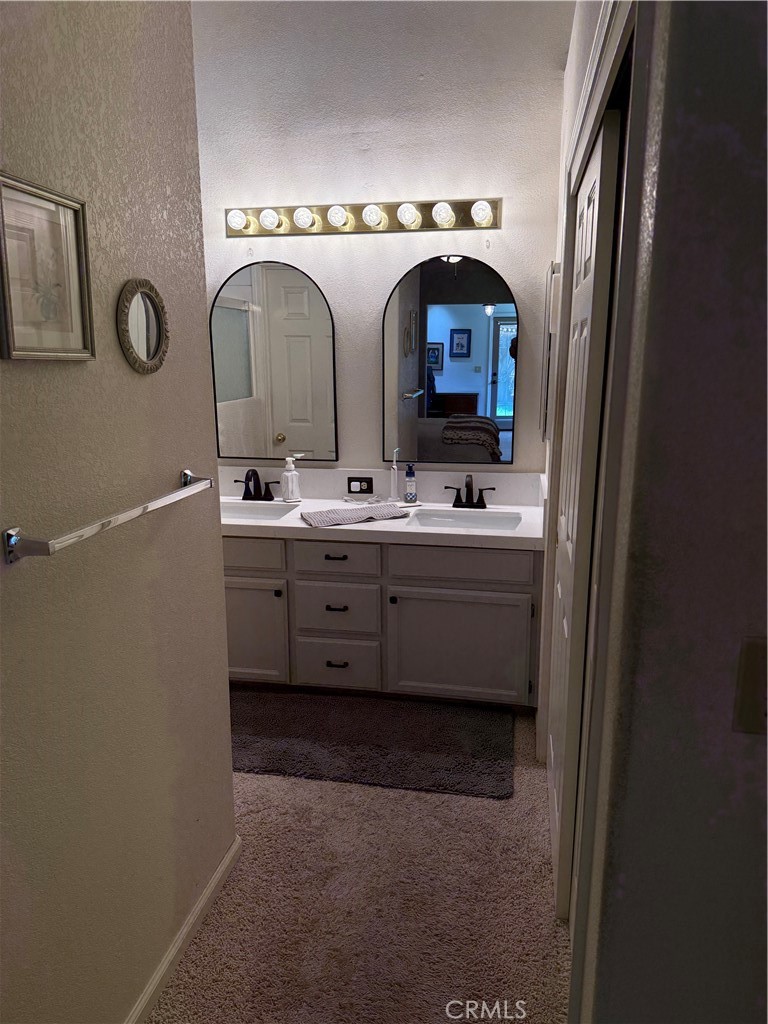 https://media.crmls.org/medias/1d5f3a37-bb61-4e57-99c6-51b6910b4fff.jpg?preset=X-Large