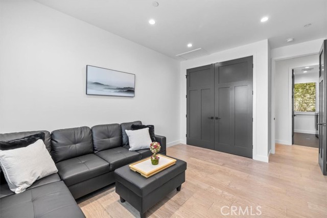 3213 Pine Ave, Manhattan Beach, California 90266, 5 Bedrooms Bedrooms, ,1 BathroomBathrooms,Residential,Sold,Pine Ave,SB22146634