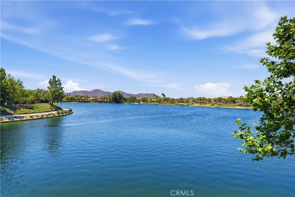 https://media.crmls.org/medias/1d5ff526-775b-41f5-8fe8-93787048facc.jpg?preset=X-Large