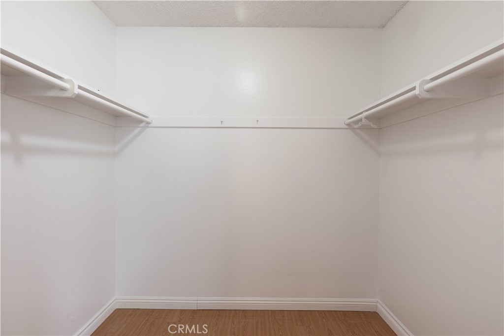 https://media.crmls.org/medias/1d60041e-90dc-4a01-8e3c-ebe21d03654e.jpg?preset=X-Large