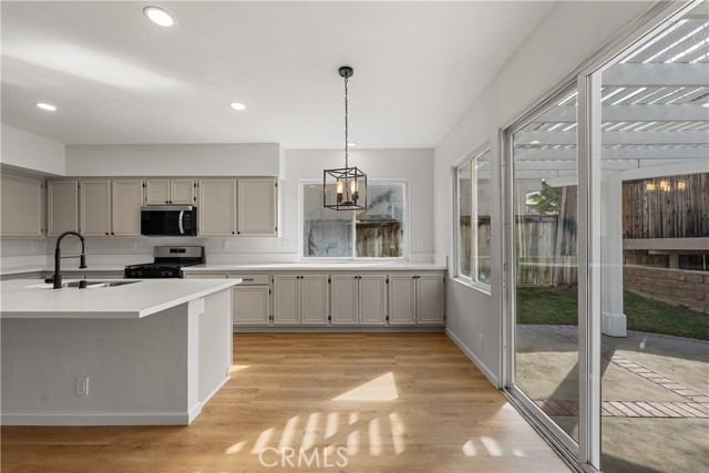 Detail Gallery Image 21 of 60 For 5640 Eisenhower Way, Palmdale,  CA 93552 - 4 Beds | 3 Baths