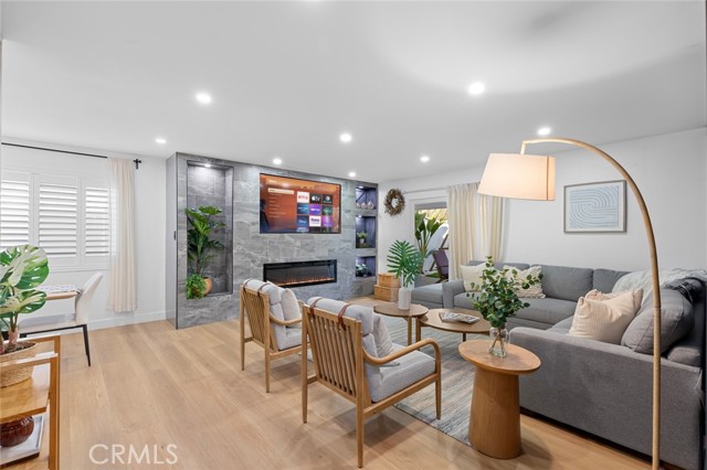 Detail Gallery Image 13 of 45 For 16782 Heritage Ln, Huntington Beach,  CA 92647 - 4 Beds | 2 Baths