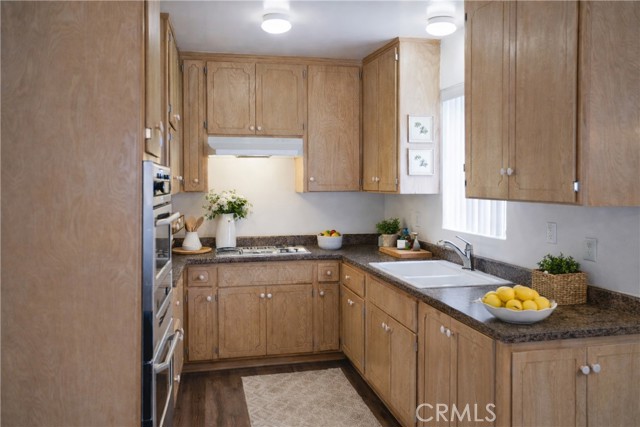 Detail Gallery Image 2 of 24 For 1045 S Bedford #3,  Los Angeles,  CA 90035 - 2 Beds | 2 Baths