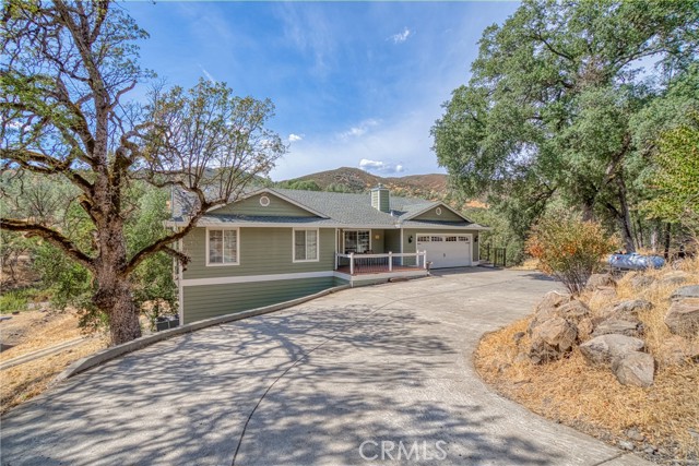 Detail Gallery Image 2 of 51 For 3409 Wolf Creek Rd, Clearlake Oaks,  CA 95423 - 3 Beds | 3 Baths