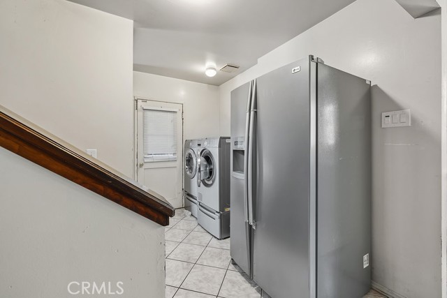 Detail Gallery Image 18 of 38 For 2027 W 93rd, Los Angeles,  CA 90047 - 3 Beds | 3 Baths