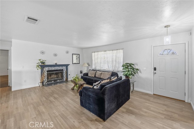 Detail Gallery Image 9 of 49 For 13422 Nicola, Apple Valley,  CA 92308 - 4 Beds | 2 Baths