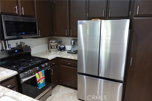 7262 Yellowtail Dr, Huntington Beach CA: https://media.crmls.org/medias/1d62aef9-4b61-4c35-803c-c604b2346e3a.jpg