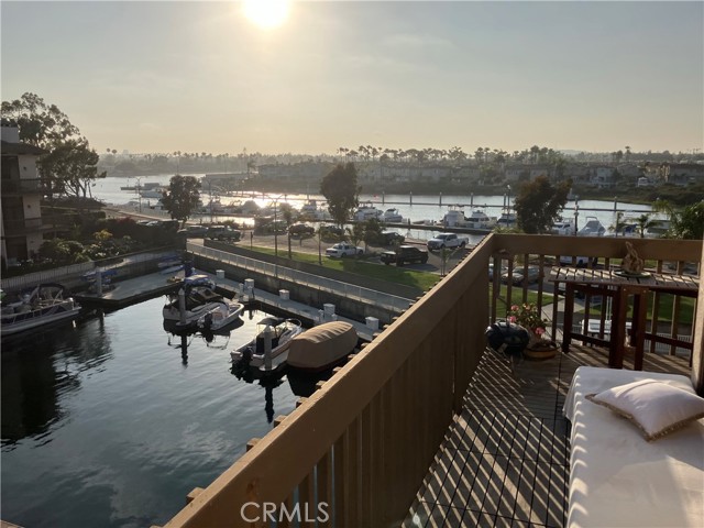 5327 Marina Pacifica N Drive, Long Beach CA: https://media.crmls.org/medias/1d63349a-0618-479a-9291-280e505c5361.jpg
