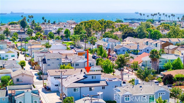 Detail Gallery Image 3 of 34 For 308 13th St, Seal Beach,  CA 90740 - 6 Beds | 4 Baths