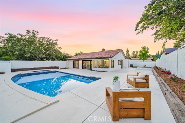 Front Image Thumbnail for CROC26066684