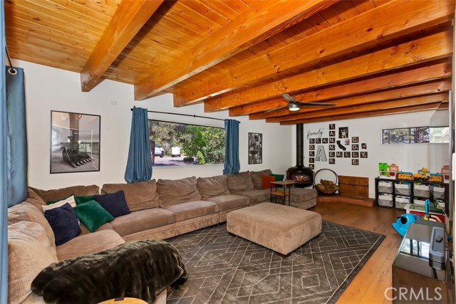 Detail Gallery Image 7 of 22 For 2300 Lausanne Dr, Wrightwood,  CA 92397 - 4 Beds | 2 Baths