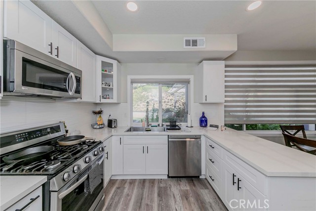 Detail Gallery Image 23 of 67 For 16396 High Bluff Ct, Riverside,  CA 92503 - 4 Beds | 3 Baths