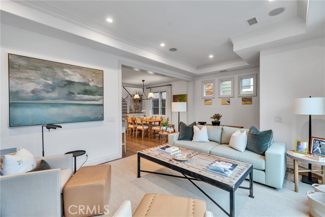 613 Larkspur Avenue, Corona del Mar CA: https://media.crmls.org/medias/1d643d47-b0a7-4f6f-b7ad-75231f549ea1.jpg