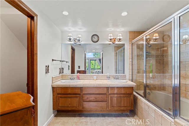 Image 26 of 52 For 27528 Ashwood Lane