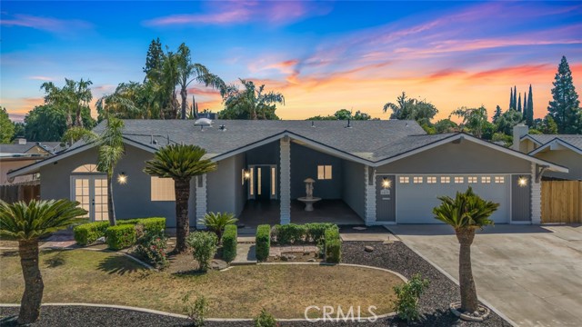 Detail Gallery Image 2 of 27 For 6405 Hesketh Dr, Bakersfield,  CA 93309 - 4 Beds | 3 Baths