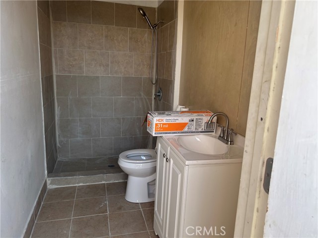 Detail Gallery Image 5 of 6 For 15310 S Lime Ave, Compton,  CA 90221 - 3 Beds | 1 Baths